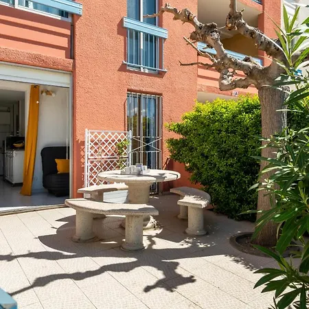 A L'ombre Du Murier Apartamento *
